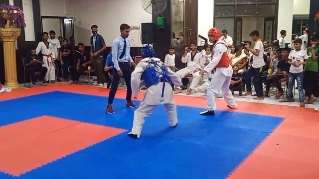 Taekwondo U-68 kg fight in 7th National Youth Games , Delhi смотреть онлайн