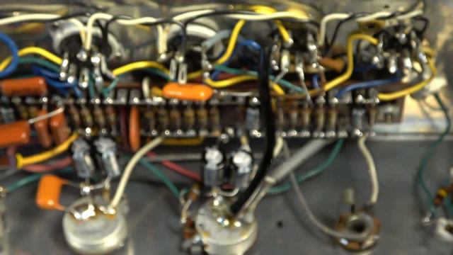 1965 GIBSON FALCON MODS - FACE MELTING Tone! смотреть онлайн