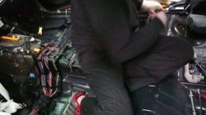 Резкий запах солярки в салоне.  Mercedes-Benz W213.