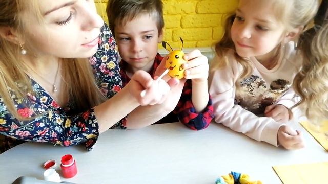 Готовимся к пасхе. Как украсить яйца. Страусиное пасхальное яйцо. Делаем красивые пасхальные яйца. смотреть онлайн