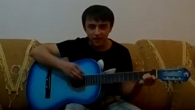 Есть красивая одна девушка на земле на гитаре - Azamjon Yusupov смотреть онлайн