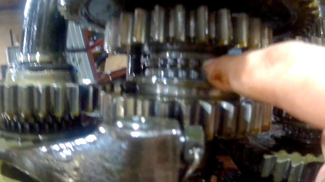 Ремонт трактора МТЗ-320 (выбивает передачи на КПП)