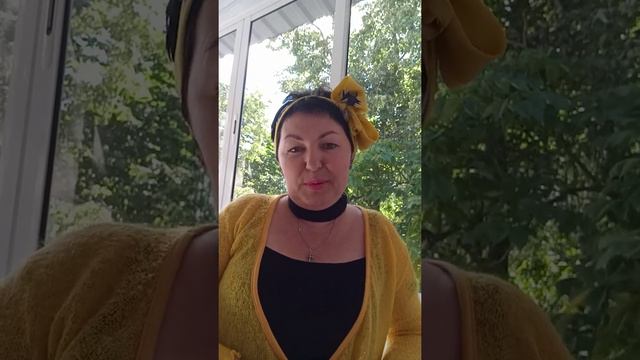 Пчелы жужжат, собирают нектар! Скоро будет 🍯 смотреть онлайн