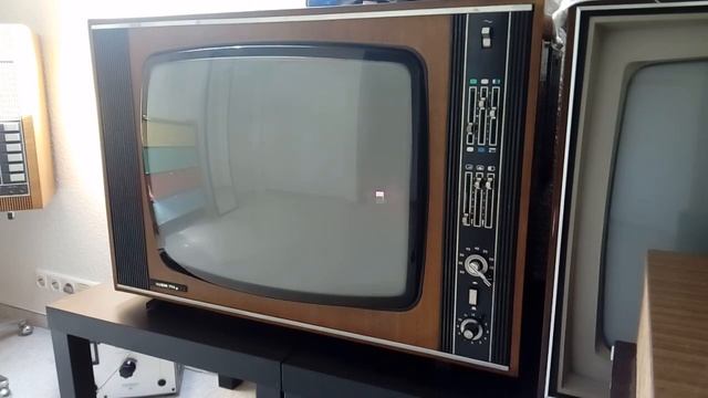 1977 - Unitra Rubin (Рубин) 714p Vintage Color Television Set Farbfernseher