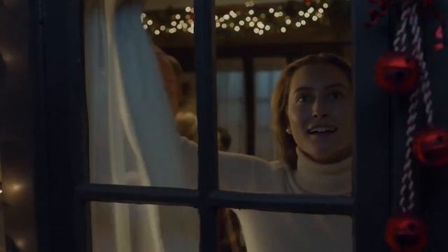 Coca Cola Real Magic First Ever Christmas Anthology Commercial смотреть онлайн