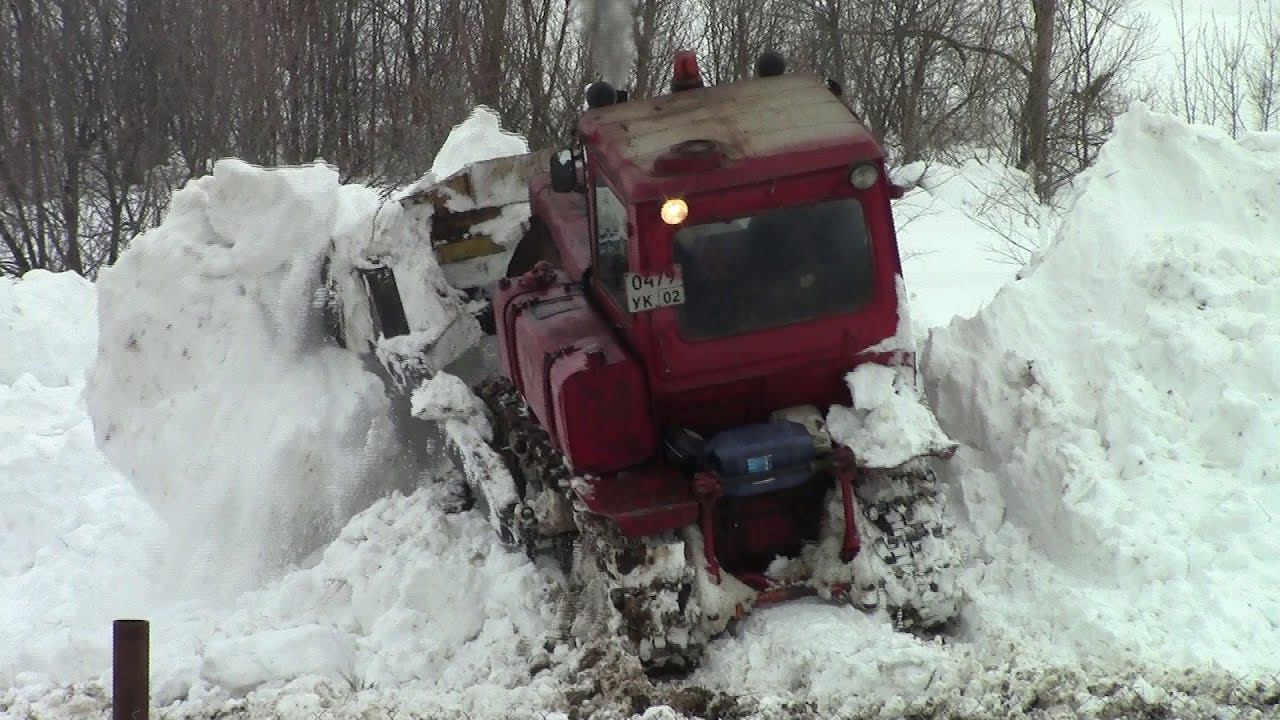 Старый ДТ-75 - невероятная мощь!