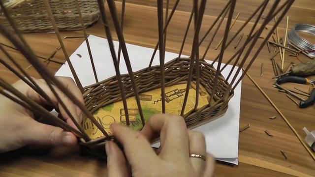 Корзина для вина. Плетение из газетных трубочек смотреть онлайн