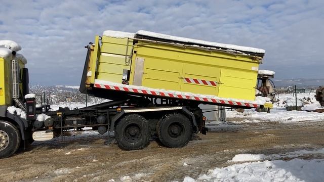 2004 Renault Rolloff Truck I St Aubin, France Auction - 7 & 8 December смотреть онлайн