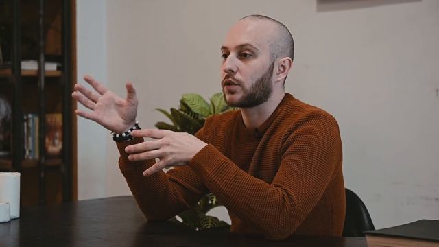 Почему мужчина в одних отношениях изменяет, а в других - нет? смотреть онлайн