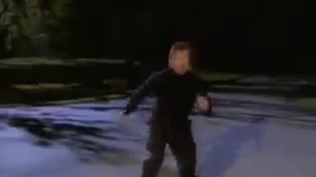 Chuck Norris - Roundhouse Kick смотреть онлайн
