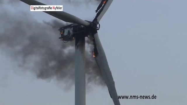 Windkraftanlage in Neukirchen bei Heiligenhafen in Ostholstein brennt ab - Film Thomas Nyfeler смотреть онлайн