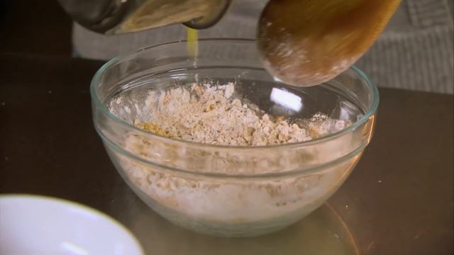 Professional Baker Teaches You How To Make FRUIT CRISP! смотреть онлайн