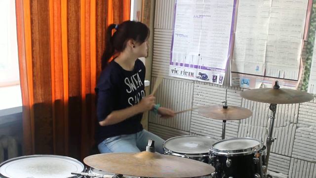 Maroon 5-Animals (drum cover) by Olga Zinchenko смотреть онлайн