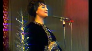 Гляжу в озёра синие