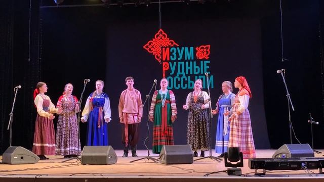 "Уж ты сад" (анс. "Дуброва") смотреть онлайн