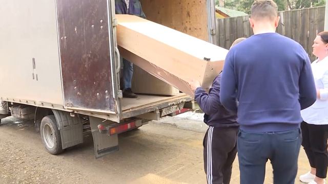 Теперь в их домах комфортно и светло. смотреть онлайн