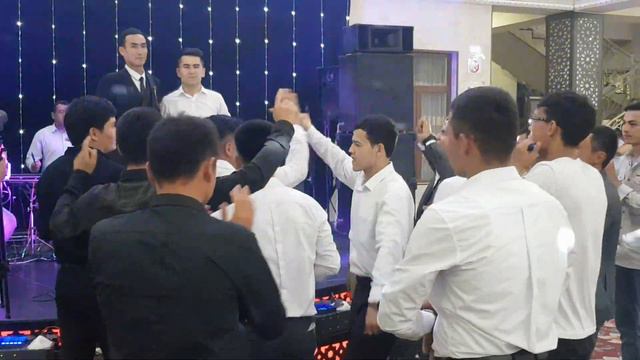 Куёв дўсти Бекзоджондан дўстига куёвга атаб 👍👍👍👍 смотреть онлайн