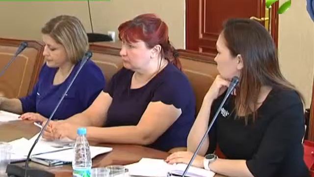 Одну чумработницу рассчитывают на троих оленеводов… смотреть онлайн