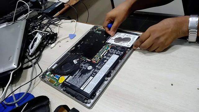 lenovo ideapad 330s-14ikb RAM upgrade || lenovo ideapad 330s-14ikb harddisk replacement смотреть онлайн