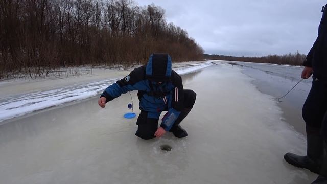 Шторм Ломал Лед, Жерлицы Летали. Экстрим Рыбалка смотреть онлайн