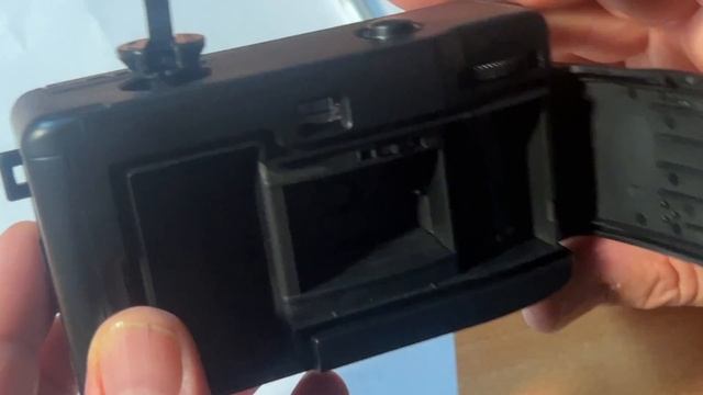 Kodak i60 35mm Camera - Overview and Loading смотреть онлайн