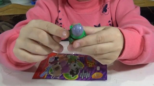 Что за Сюрпризы в пакетиках Два в Одном? Игрушки Перевертыши. смотреть онлайн