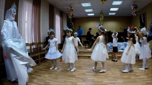 Новогодний праздник для малышей. "Снежная королева". смотреть онлайн
