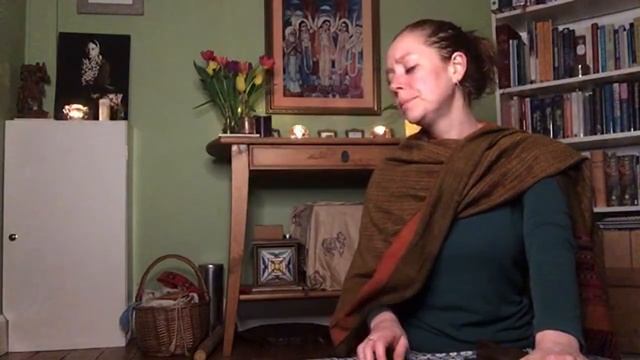 Kirtan at Home — Gratitude Maha Mantra // Shri Krishna Sharanam Mama — April 16th 2020 смотреть онлайн