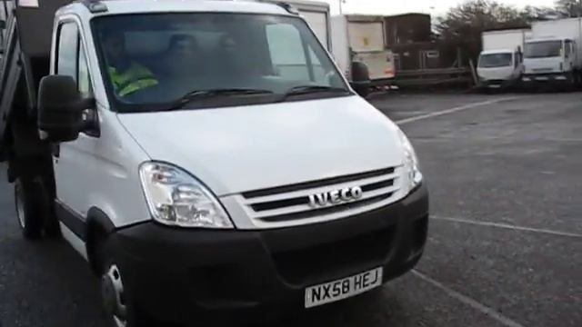 Iveco Daily recycling collection truck - Chris Hodge Trucks TV video walkaround смотреть онлайн