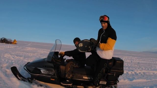 GOLDEN HOUR II BUILD | StaleLIFE смотреть онлайн