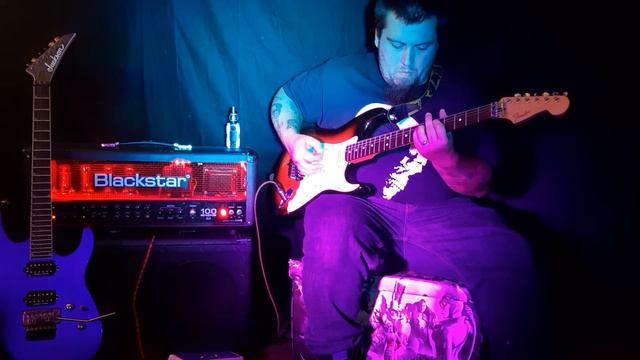 Iron Maiden - Wasted Years - main Riffs смотреть онлайн