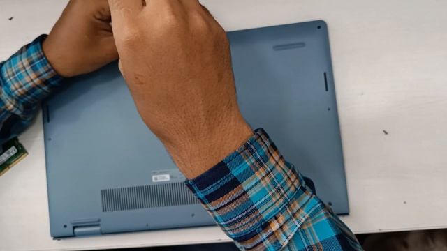 How To UPGRAGE RAM & SSD IN DELL 3511 смотреть онлайн