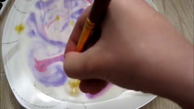 РИСУЕМ НА МОЛОКЕ сказочные узоры / Как рисовать на молоке / Drawing on milk смотреть онлайн