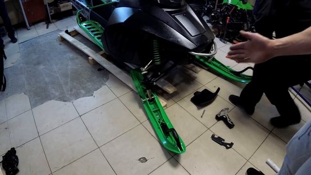 Монстр снегоход Irbis Tungus 600L. Распаковка, сборка и тест-драйв. Unboxing and Assembly смотреть онлайн