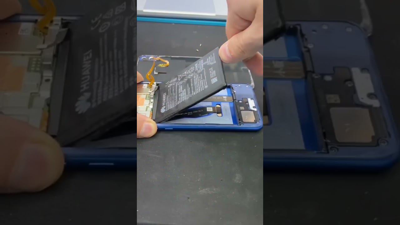 Почему на телефоне отходит задняя крышка? смотреть онлайн