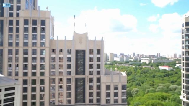 Панорамная лоджия и эркерные окна в высотном доме