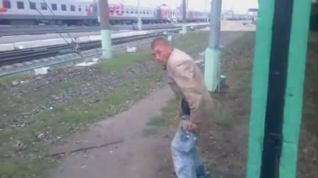 алкаш нагадил на тропинке смотреть онлайн