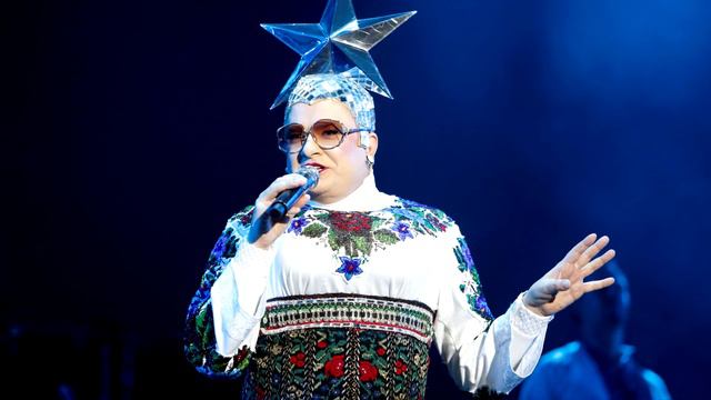 Люди прощаются с Веркой Сердючкой смотреть онлайн