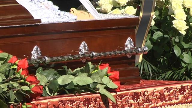 Ректора ДНУ ім. Гончара Миколу Полякова провели в останню путь смотреть онлайн