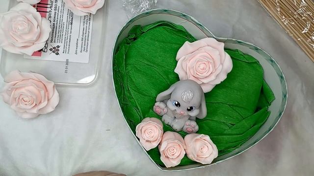 Мыло Коробка-сердце с розами и зайчиком. смотреть онлайн