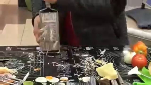 Gigant multihobel Trgovina nekaj več смотреть онлайн