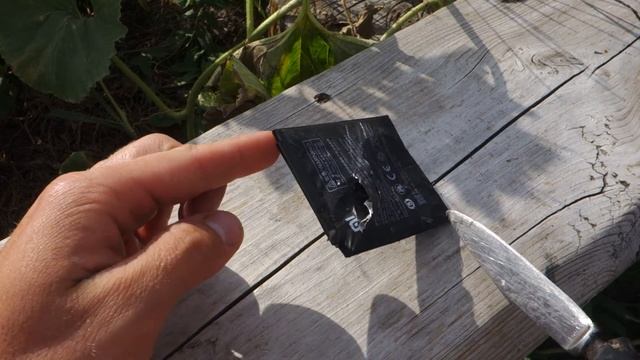 Что ЕСЛИ Повредить АККУМУЛЯТОР Смартфона Горит или Взрывается? ЭКСПЕРЕМЕНТ смотреть онлайн