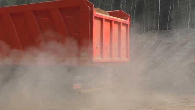 Разгрузка самосвала МАЗ-6516 смотреть онлайн
