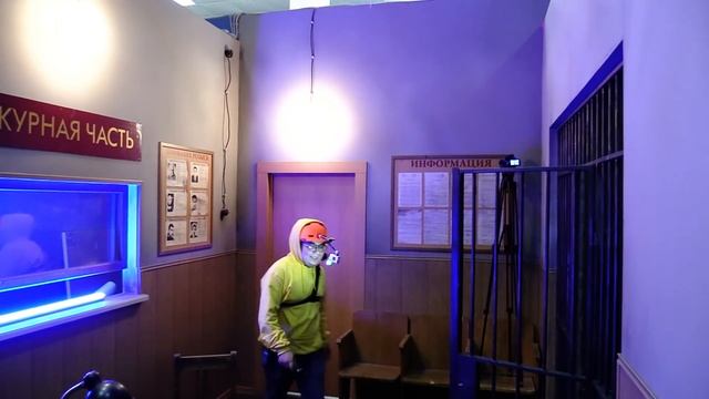 AMONG US в РЕАЛЬНОЙ ЖИЗНИ! Часть 2! Найди ПРЕДАТЕЛЯ, чтобы ВЫЖИТЬ смотреть онлайн