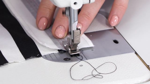 Как вшить замок для кормления? Мастер-класс. Продолжаем работать с платьем в полоску для беременных смотреть онлайн