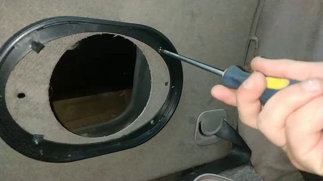 Поменял задние динамики и подключил их к усилителю !!! смотреть онлайн