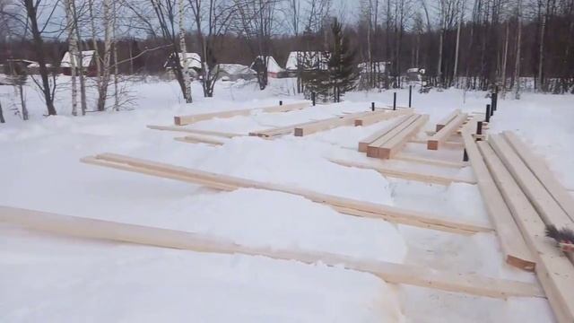 ДЕНЬ 2. ПЕРЕТАСКИВАЕМ МАТЕРИАЛЫ ДЛЯ МОНТАЖА ПЛАТФОРМЫ ДОМА A-FRAME