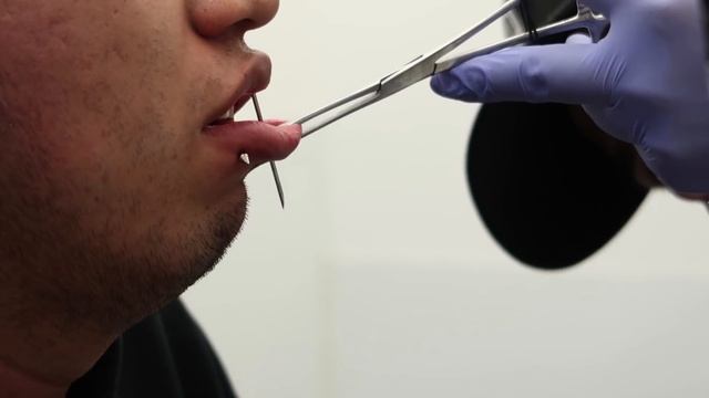A VERY RISKY TONGUE PIERCING!!! смотреть онлайн