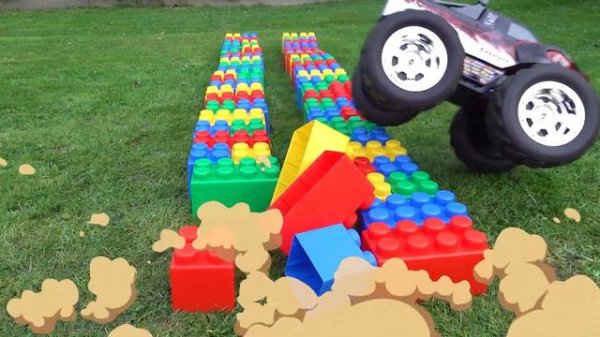 Макс учит Софию делиться! Дети не поделили игрушки