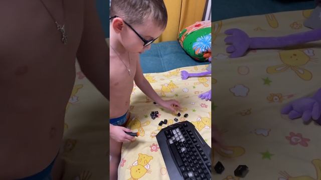 Ужас, клавиатура расплавилась! artemtridan3, тема смотреть онлайн
